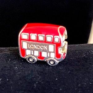 🇬🇧STERLING SILVER & RED ENAMEL LONDON DOUBLE DECKER BUS CHARM.❤️🤍💙
